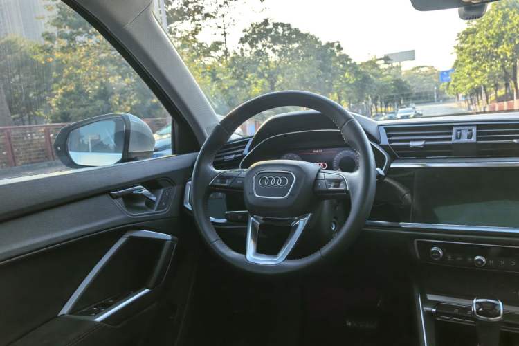 Used Audi Q3 2019 35 TFSI Advanced Dynamic Edition
