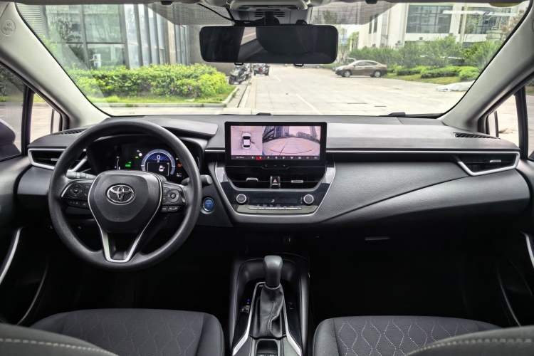 Used Toyota Corolla 2023 1.8L Smart Electric Hybrid Dual-Motor Elite Edition Interior 9