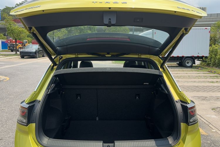 Used Volkswagen T-ROC 2023 300TSI DSG Two-Wheel Drive Starlight Edition Trunk