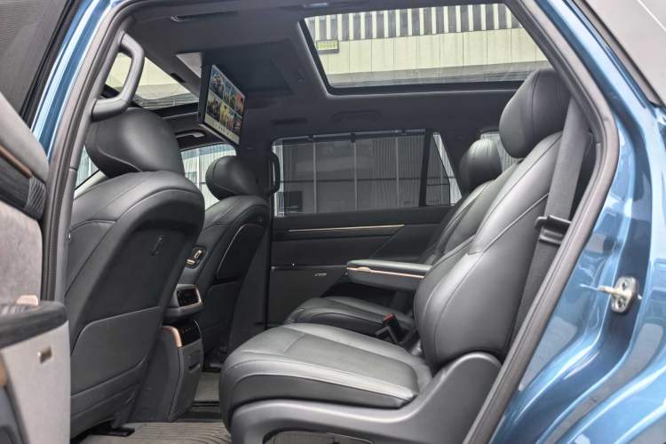 Used Dongfeng eπ eπ008 2024 636Max All-Electric Version 6 Seats