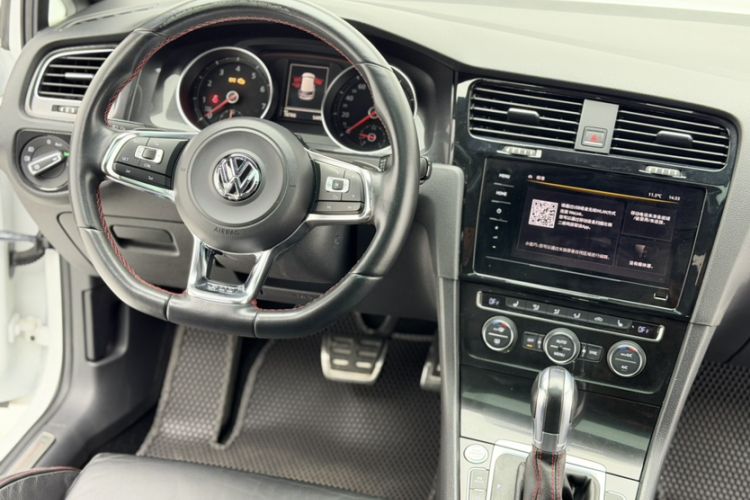Used Volkswagen Golf GTI 2016 2.0 TSI GTI
