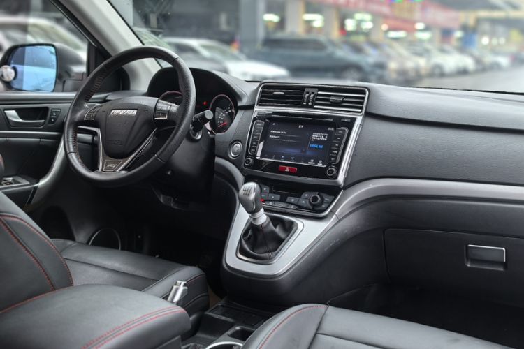 Used Haval M6 2017 1.5T Manual Two-Wheel Drive Elite Model Interior 1