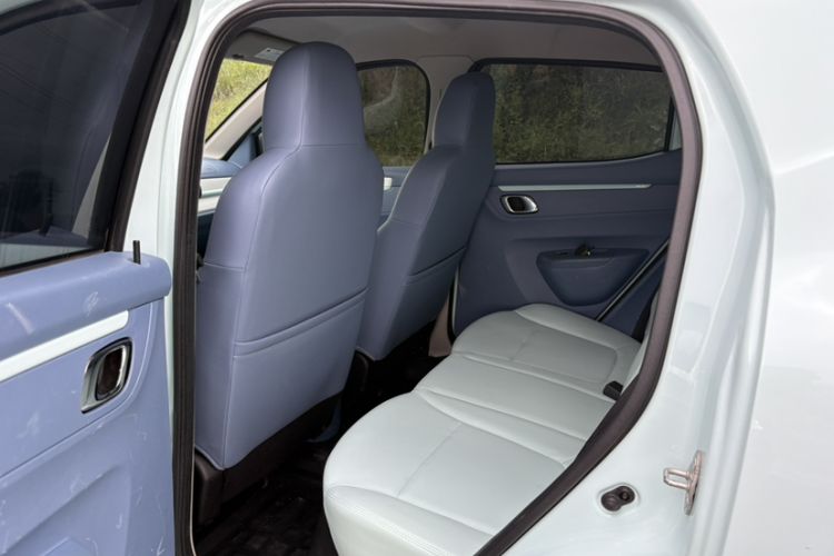 Used Dongfeng NAMMI BOX 2022 Revised Light Wind Edition 201 km Standard Version
