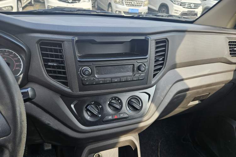 Used Wuling Hongguang V 2022 1.5L Jingqu Edition Electric-Assist LAR