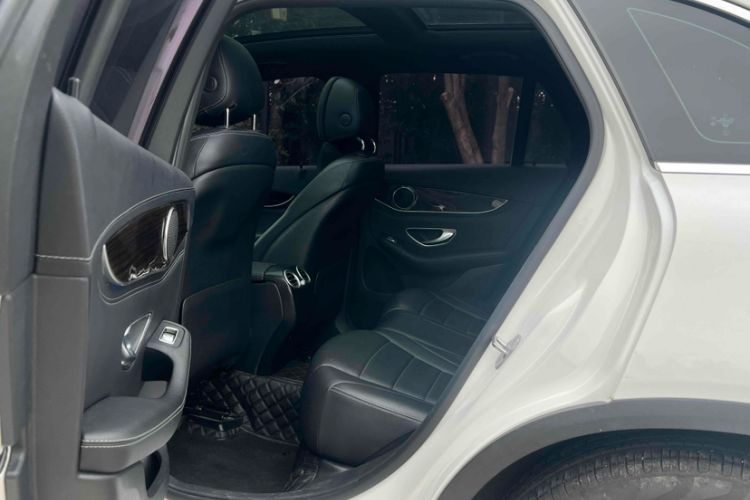 Used Mercedes-Benz GLC 2019 GLC 260 4MATIC Luxury Model
