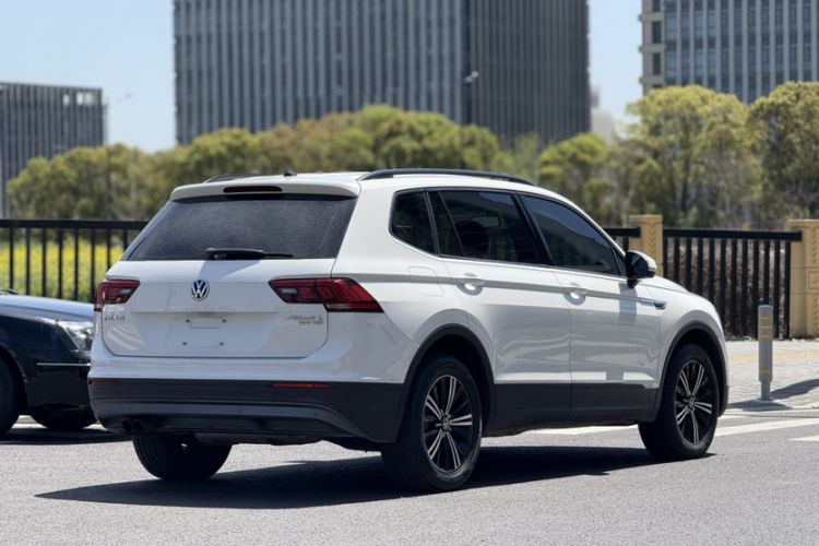 Used Volkswagen Tiguan L 2019 330TSI Automatic Two-Wheel Drive Luxury Edition China VI Standard