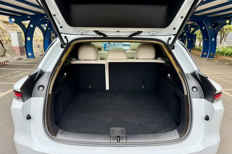 Used Li Auto Li Auto i6 2025 Model Two-Wheel-Drive Standard Type
