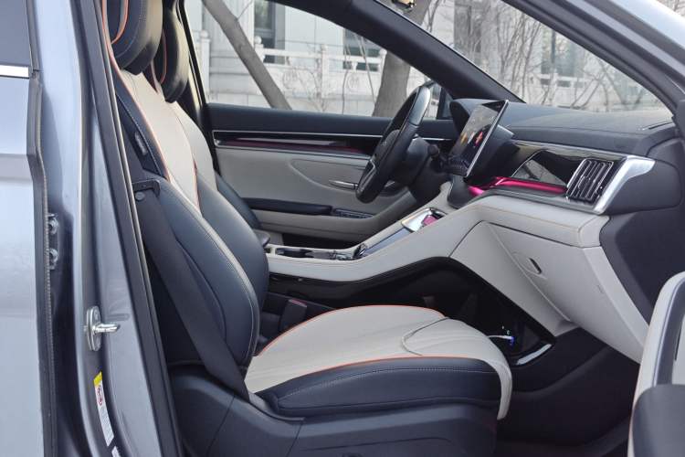 Used BYD Song PLUS New Energy 2023 Champion Edition DM-i 110KM Flagship PLUS
