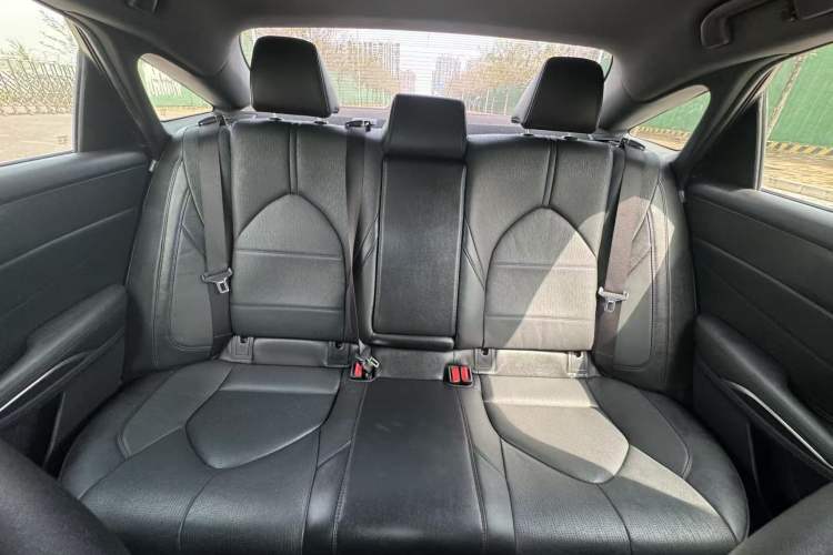 Used Toyota Avalon 2019 2.0L Luxury Edition China VI Standard Interior 5