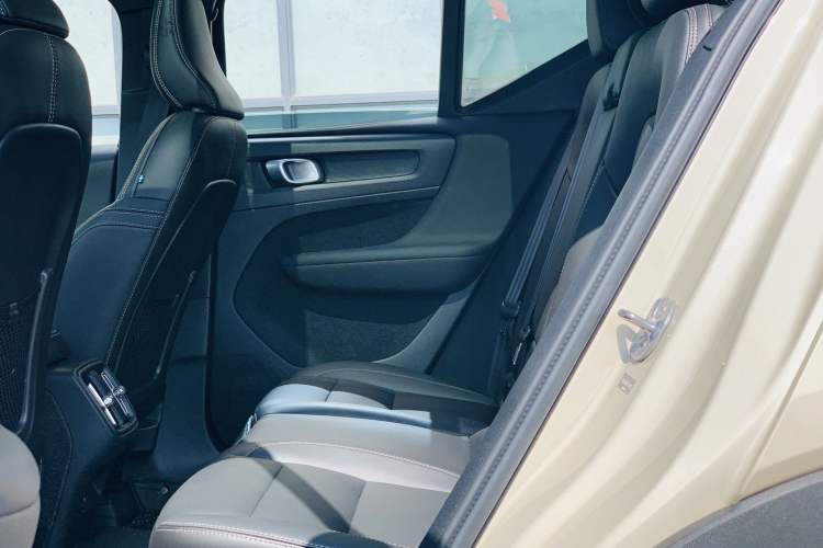 Used Volvo XC40 2024 B4 4x4 Smart Luxury Edition