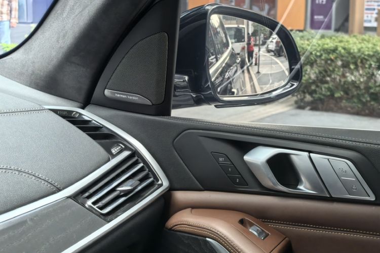 Used BMW X7 2020 xDrive40i Luxury M Sport Package
