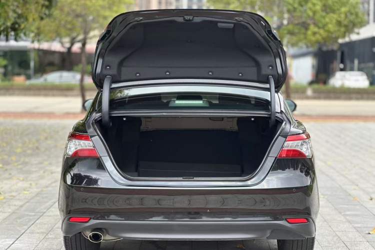 Used Toyota Camry 2018 Dual-Engine 2.5 HG Luxury Edition Trunk