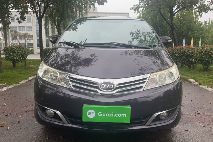 Used BYD M6 2013 2.4L Manual Luxury Model
