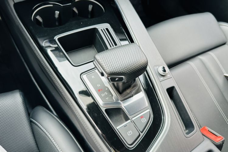 Used Audi A4L 2024 40 TFSI Luxury Dynamic Edition Interior 2