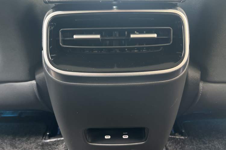 Used Hima AITO M5 2022 Extended-Range Four-Wheel Drive Performance Version
