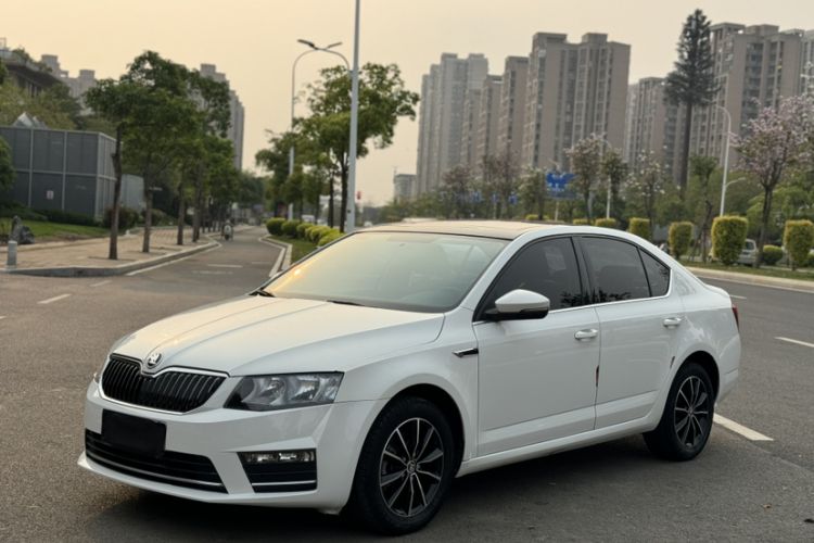 Used Skoda Octavia 2017 1.6L Automatic Smart Drive Edition