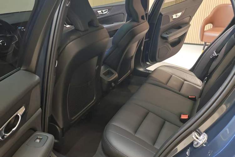 Used Volvo V60 2022 B5 Zhiyuan Luxury Edition Interior 7