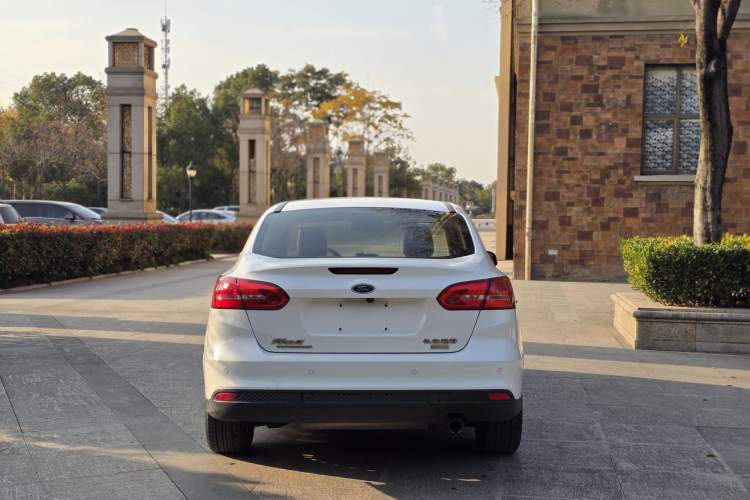 Used Ford Focus 2015 Sedan EcoBoost 180 Automatic Flagship Model