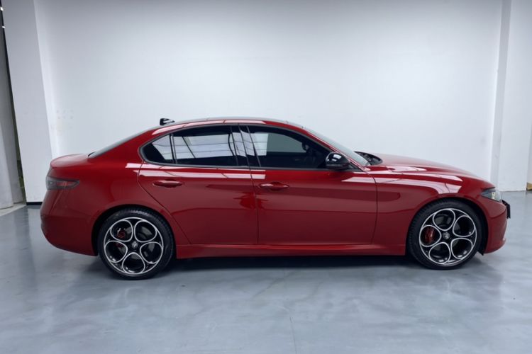 Used Alfa Romeo Giulia 2023 2.0T 280HP Longitudinal Engine Version
