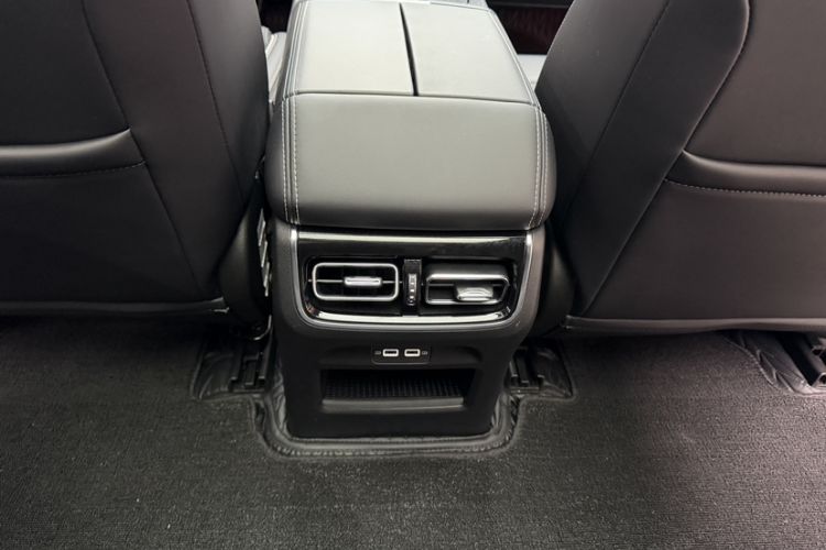 Used GAC Trumpchi GS8 2025 Linghang Series 2.0 TGDI Two-Wheel-Drive Luxury Edition 5 Seats