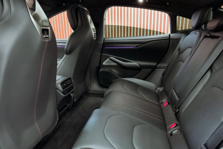 Used Xiaomi Auto SU7 2024 Rear-Drive Standard Founder Edition
