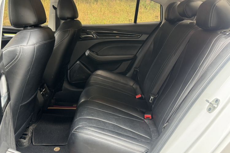 Used Roewe i5 2021 1.5L CVT Platinum Edition

