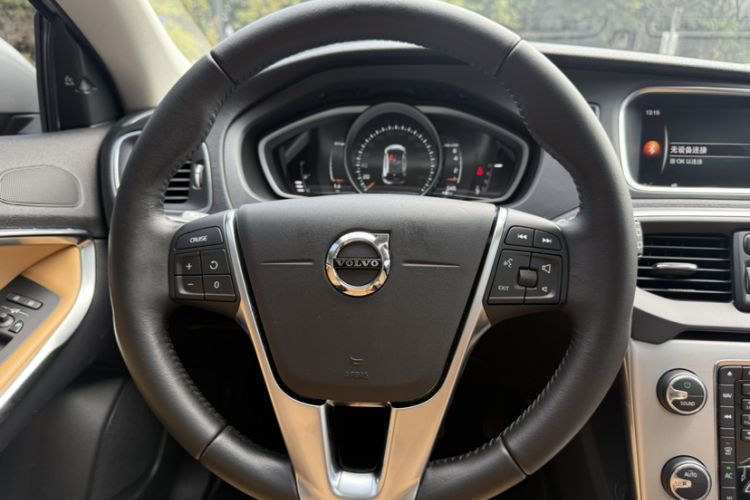 Used Volvo V40 2018 T3 Zhiya Edition