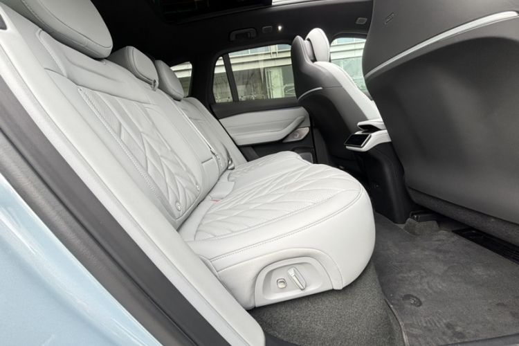 Used Nio ES6 2025 75 kWh Interior 7