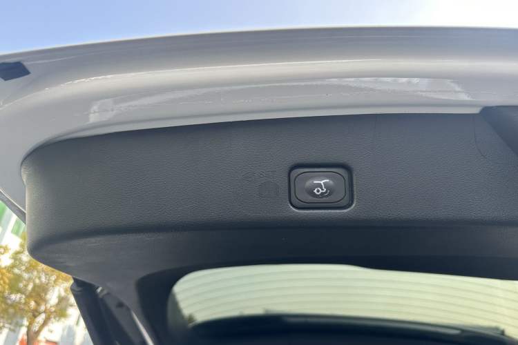 Used Ford Edge 2018 EcoBoost 245 Two-Wheel-Drive Titanium 7-Seater China VI Standard