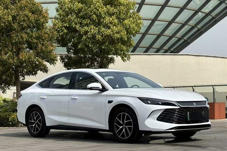 Used BYD Qin L 2025 DM-i Smart Drive 120KM Superior Model