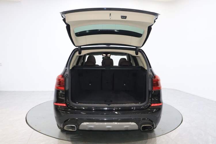 Used BMW X3 2019 xDrive28i Luxury Package Trunk
