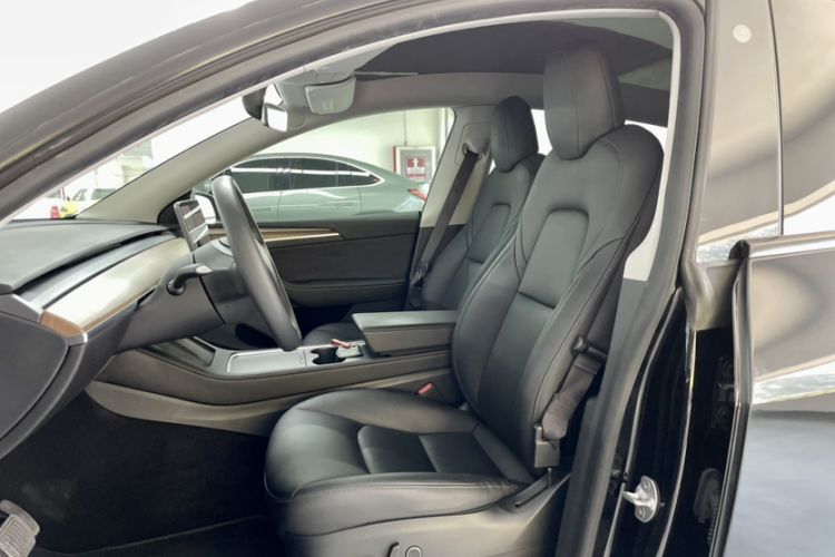 Used Tesla Model Y 2021 Long-Range All-Wheel-Drive Version 3D7