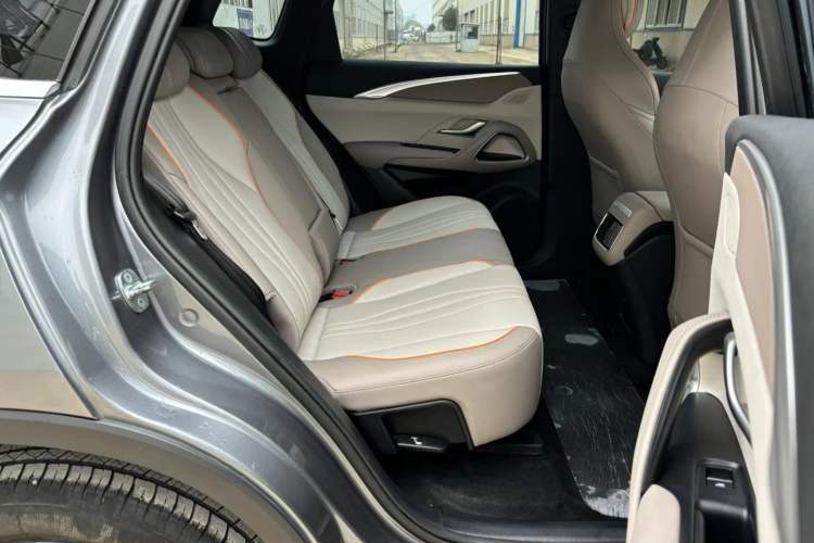 Used BYD Song Pro New Energy 2024 HONOR Edition DM-i 71KM Navigation Model Interior 2