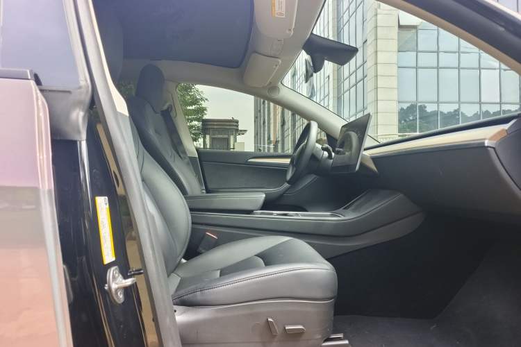 Used Tesla Model Y 2021 Standard Range Rear-Wheel Drive Version
