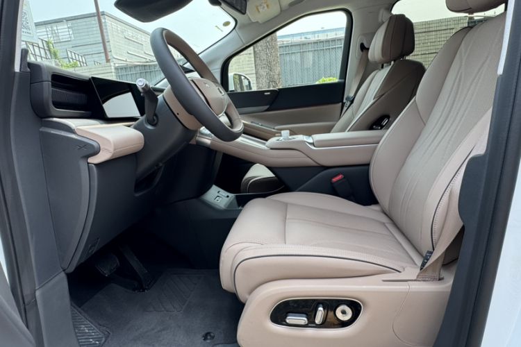 Used XPeng X9 2025 740 Ultra-Long Range Max
