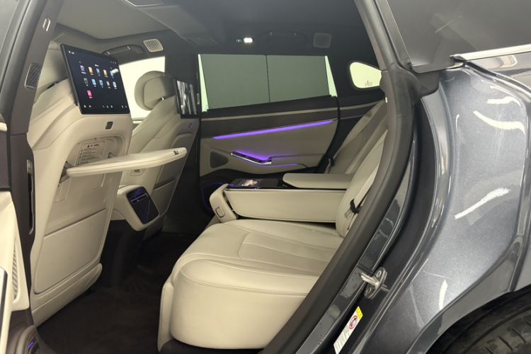 Used Denza Z9 2024 1100 km All-Wheel-Drive Ultra Version