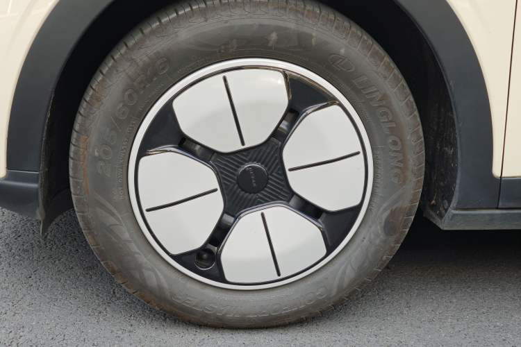 Used Geely Galaxy Geome 2025 410 km Free Version