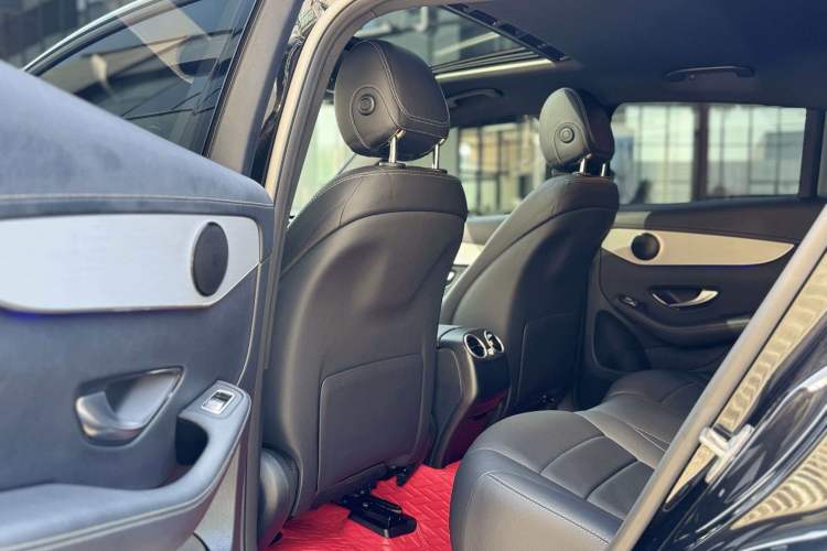 Used Mercedes-Benz GLC Coupe 2020 GLC 260 4MATIC Coupe SUV Interior 3