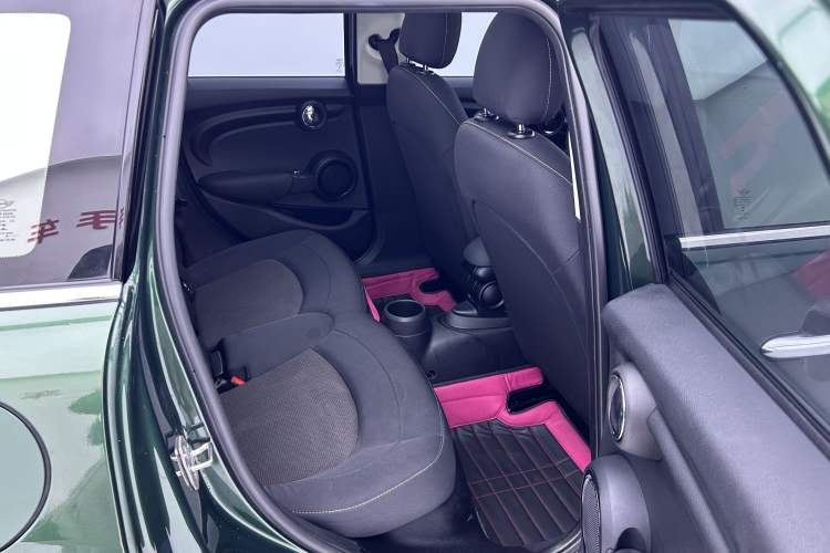 Used MINI 2016 1.2T ONE Five-Door Edition Interior 4