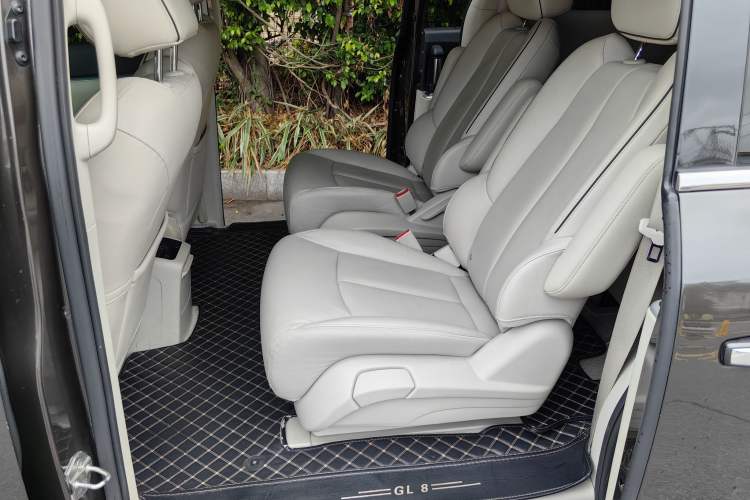 Used Buick GL8 2021 Land Cruiser Executive 652T Premium Model