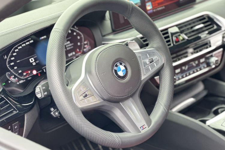 Used BMW 5 Series 2023 530Li Luxury Edition M Sport Package Interior 6