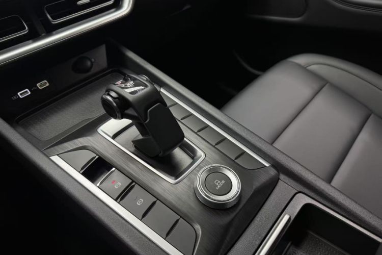 Used Great Wall Poer 2024 2.4T Commercial Version Automatic Diesel 4x4 Elite Edition Interior 6