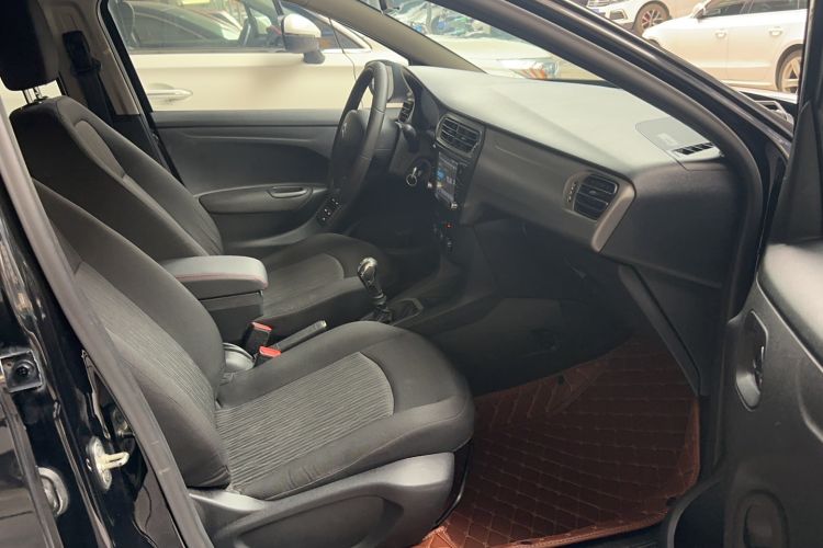 Used Citroen Elysee 2015 Zhishang Edition 1.6L Manual Fashion Model
