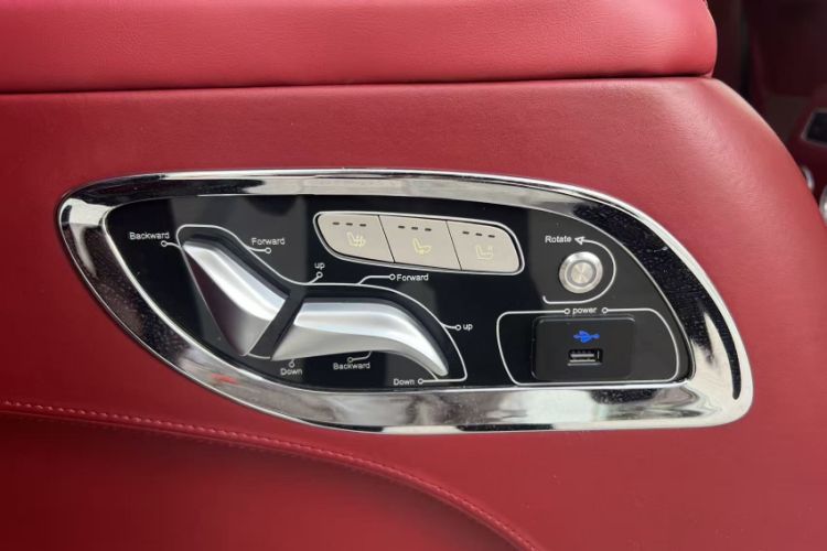 Used Mercedes-Benz Vito 2018 2.0T Elite Version 7 Seats China VI Emission Standard
