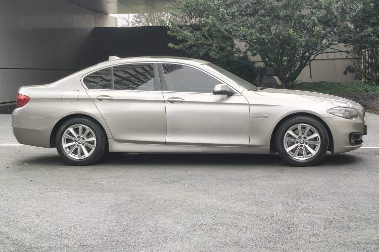 Used BMW 5 Series 2014 520i Elegant Edition Exterior 9