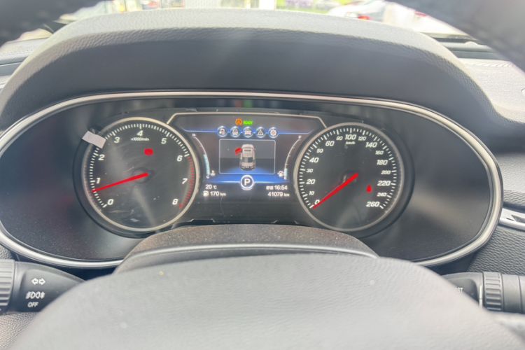 Used Hongqi H5 2022 Classic Model Facelift 1.8T Automatic Smart Connect Flagship Edition Odometer Close Up
