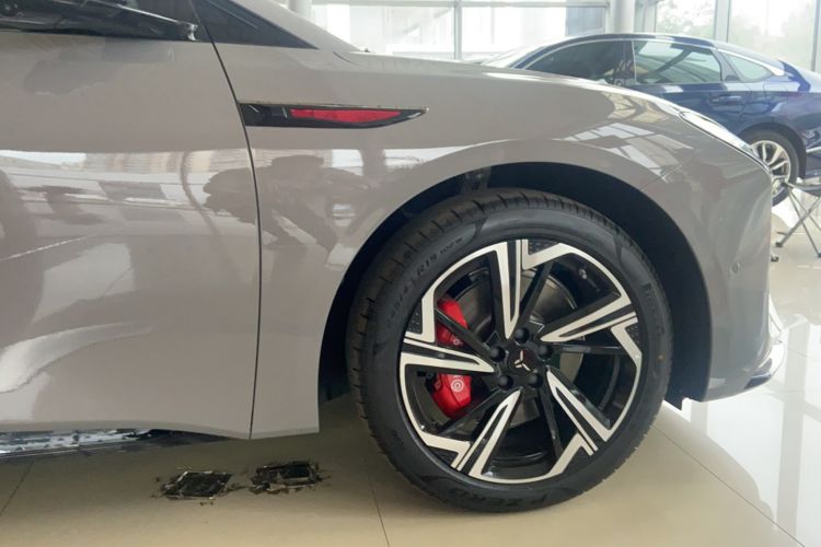 Used Hongqi EH7 2024 640 Pro+ All-Wheel-Drive Glory Edition
