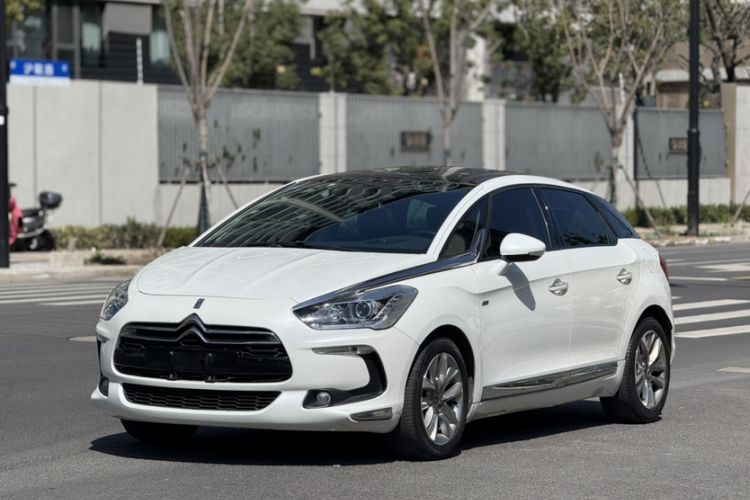 Used DS 5 2013 1.6T Luxury Edition THP160