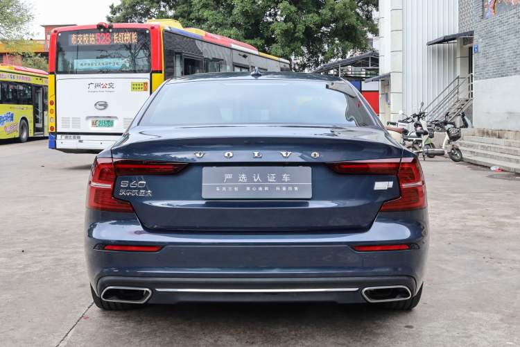 Used Volvo S60 New Energy 2022 T8 eDrive Hybrid All-Wheel Drive Smart Luxury Edition Exterior 1