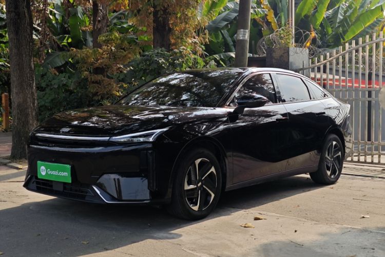 Used Geely Galaxy L6 2024 125km PLUS Dragon Edition